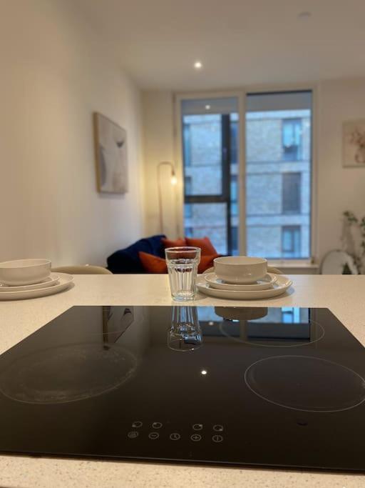 Modern Trafford 1Br Apartment-Free Parking-Cinema Room Manchester Exteriér fotografie
