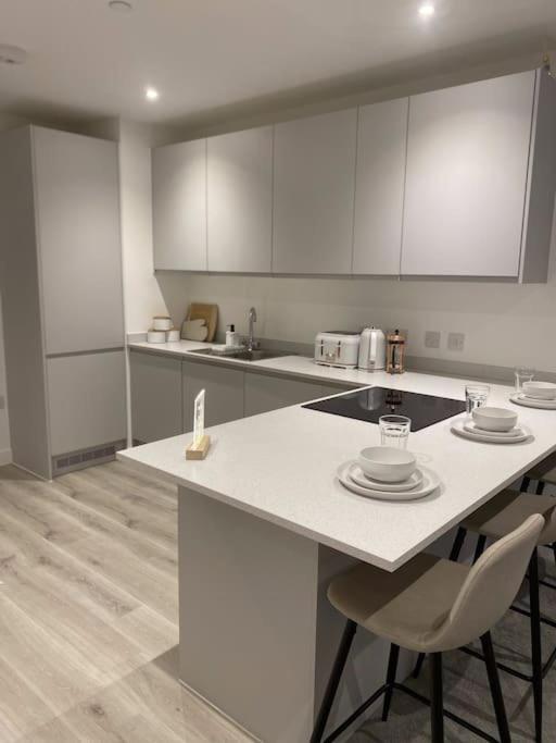 Modern Trafford 1Br Apartment-Free Parking-Cinema Room Manchester Exteriér fotografie