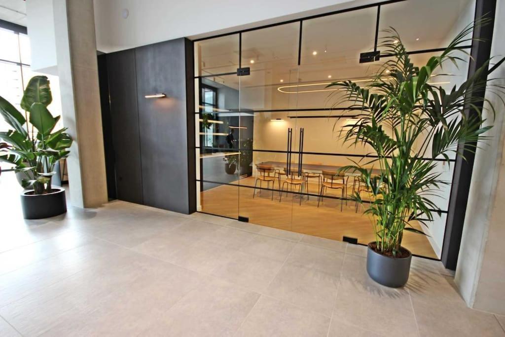 Modern Trafford 1Br Apartment-Free Parking-Cinema Room Manchester Exteriér fotografie